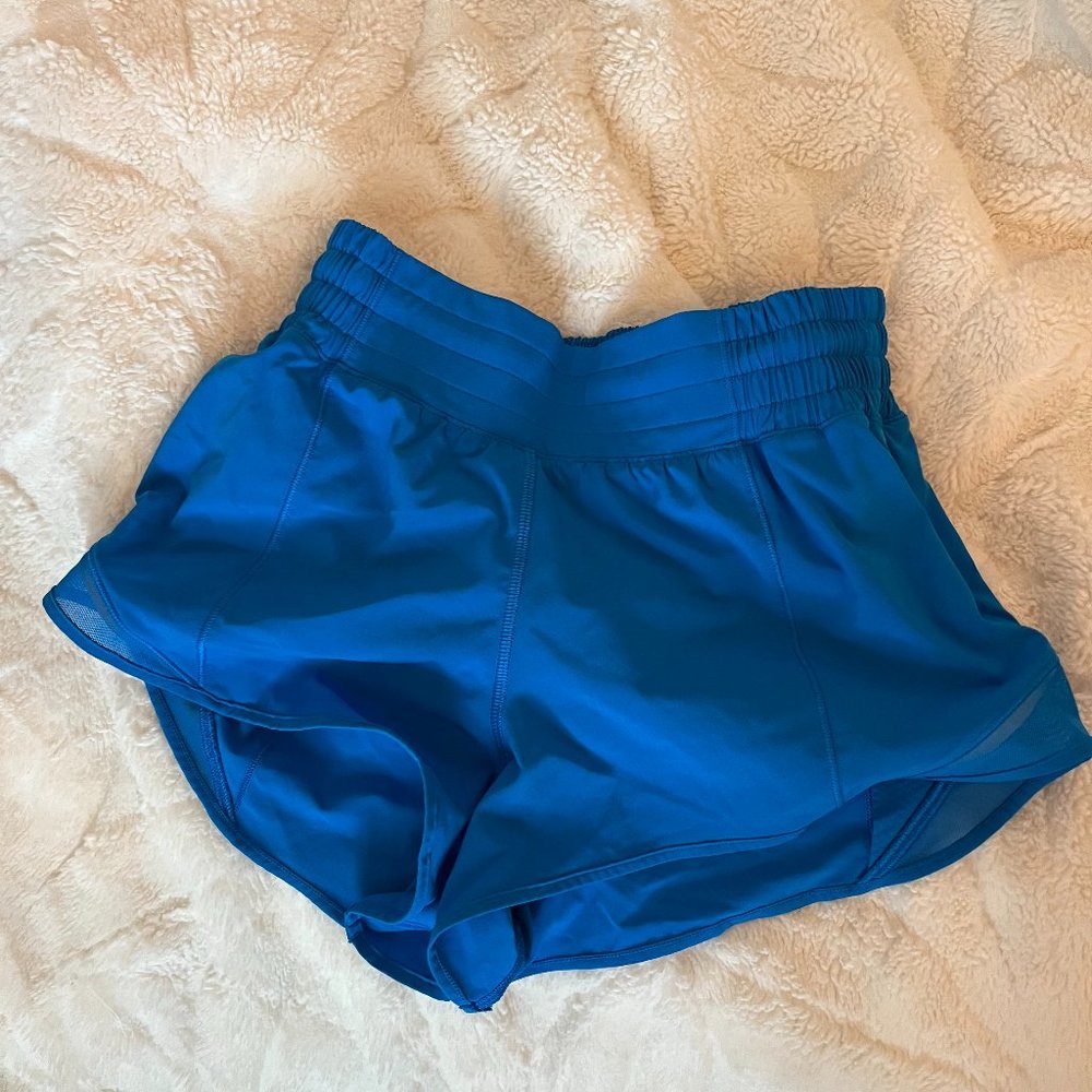 Poolside lululemon hotty hot shorts high rise 2.5" size 4